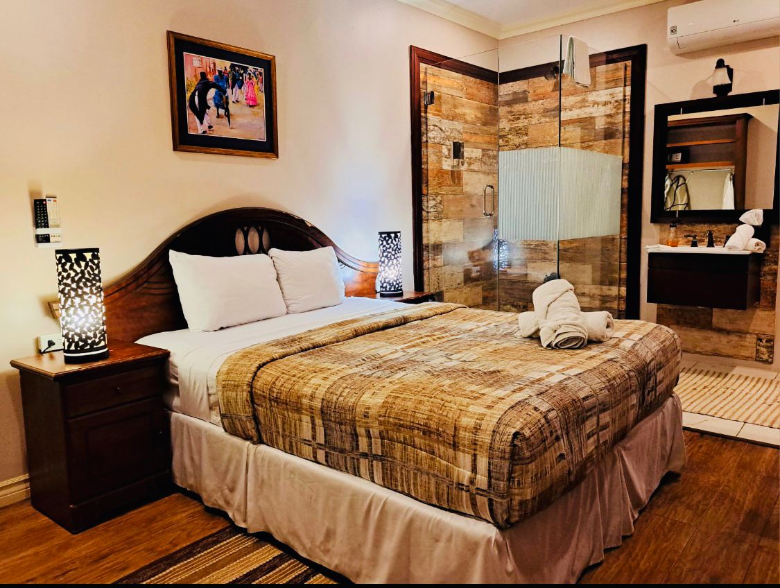 Palm Superior Suite $116 USD per night with breakfast double/single occupancy Queen size bed